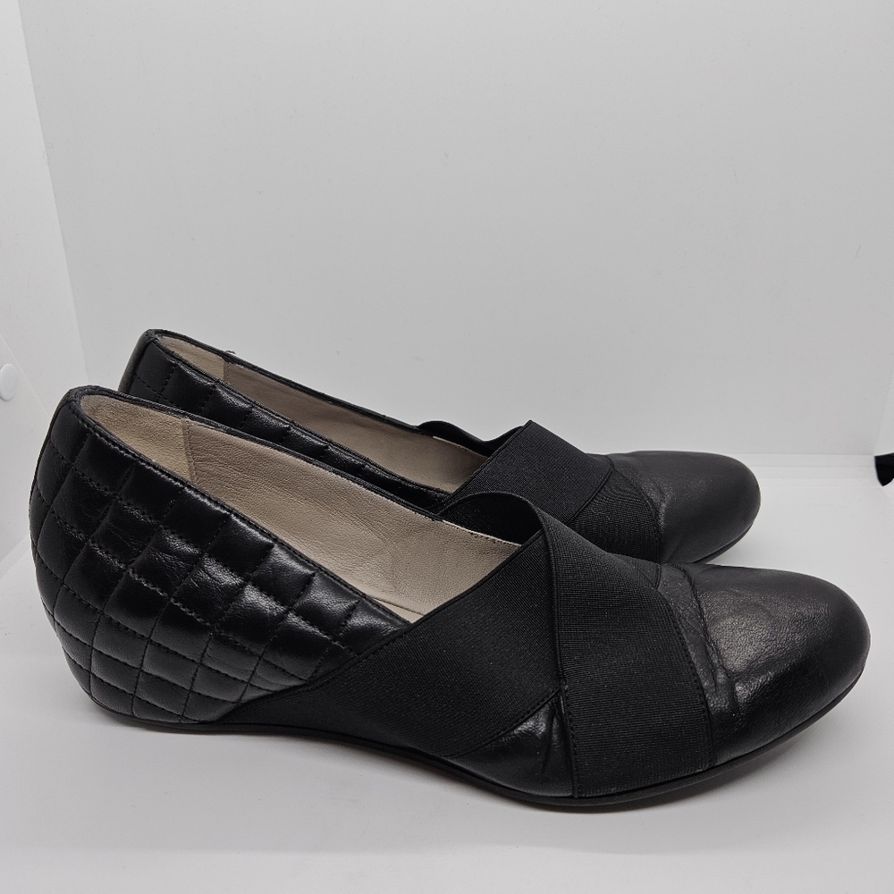 Aquatalia Unice quilted leather wedge pumps black size 8.5
